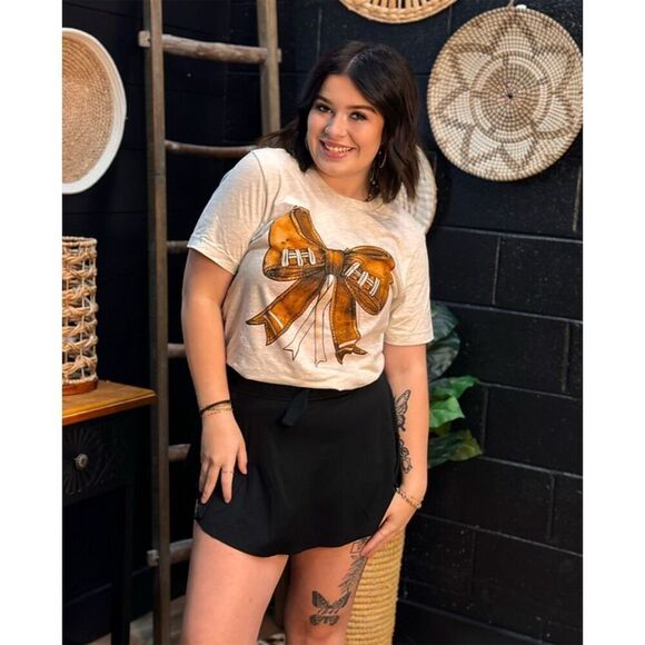 Bella + Canvas Women's Fall Vibes Football Graphic Tee multiple sizes - Picture 1 of 4